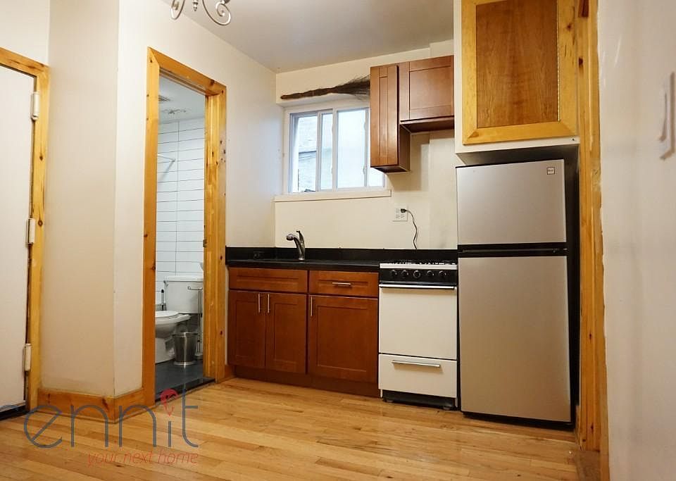 1st image of 559 Saint Johns Pl APT 1R