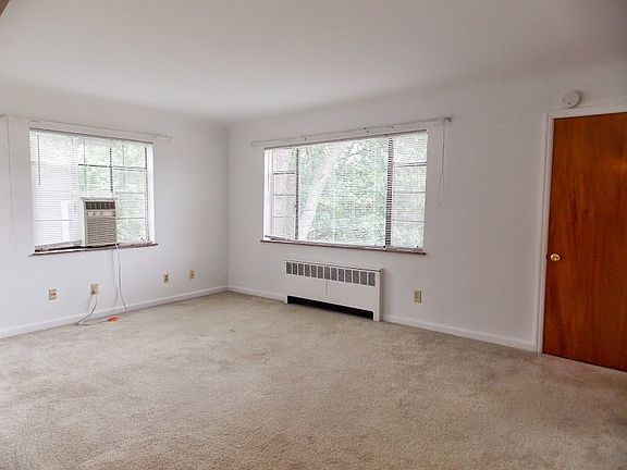 5th image of 2213 Suffolk St APT 4