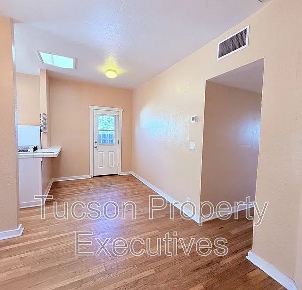 1222 N Olsen Ave — Photo 17