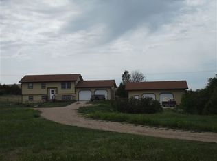 19119 Prairie Hills Rd, Belle Fourche, SD 57717