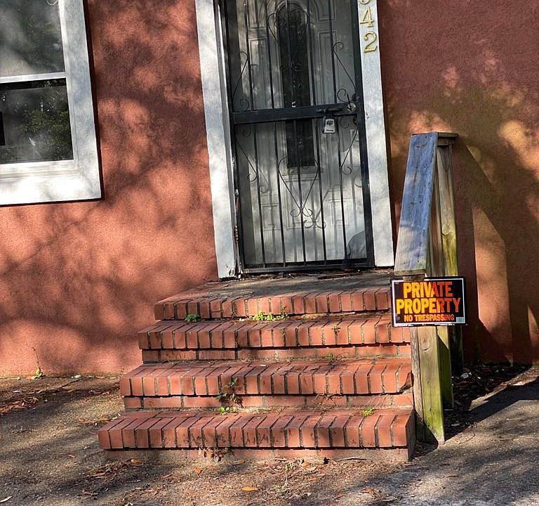 1st image of 942 SARANAC Street