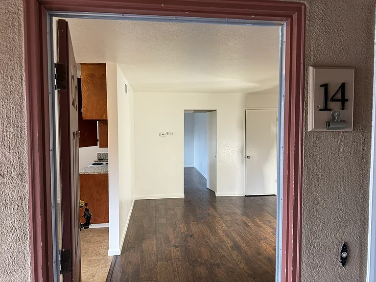 Plaza Garden Apts. — Photo 23