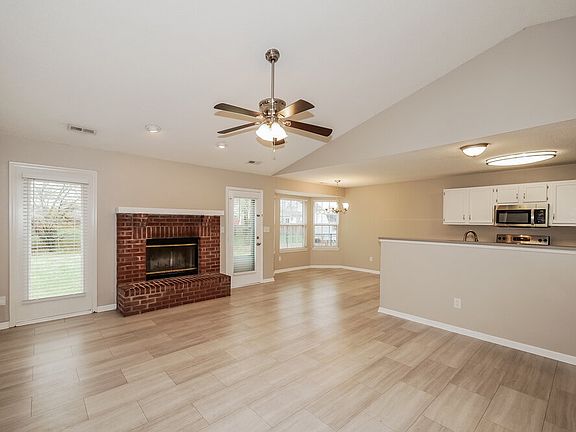 4th image of 7927 Cross Willow Blvd