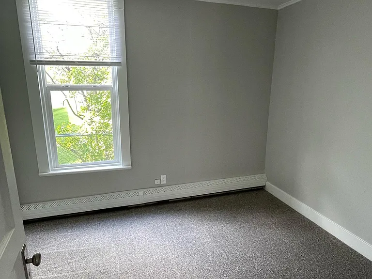 920 Caledonia St — Photo 11