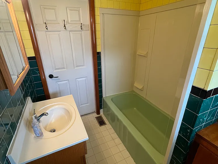 1108 Humphrey St #2 — Photo 10