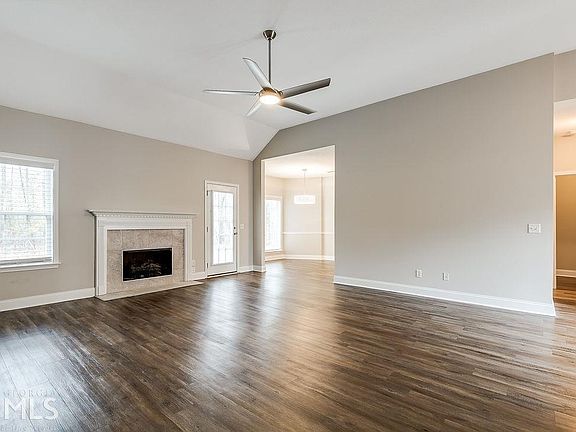 5th image of 24 Greenwood Ave #12