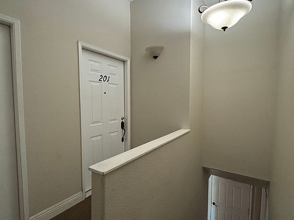 3rd image of 1401 E St APT 201