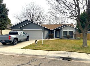 1870 N Oak Hills Dr, Meridian, ID 83646