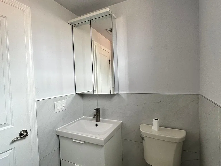 636 N 13th St #3 — Photo 9