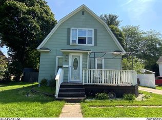 916 N River Ave, Alma, MI