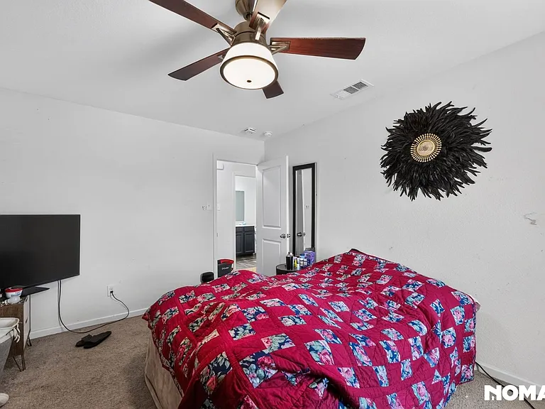 318 Dove Creek Ln — Photo 34