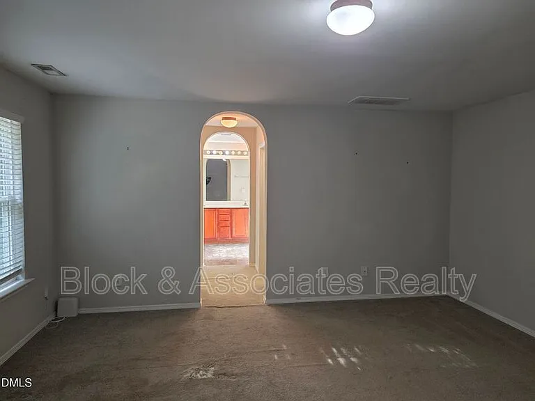 8208 Stone Cellar Dr — Photo 14