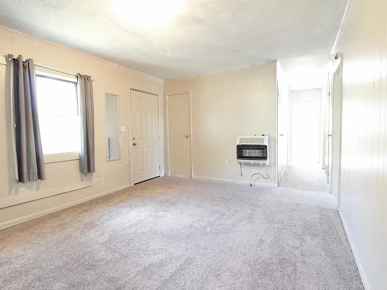 142 W Bluford St — Photo 11