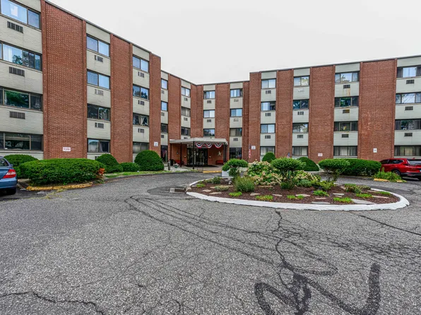 1700 Broadbridge Avenue #B16, Stratford, CT 06614