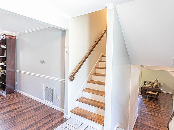 5th image of 200 Blue Gate Cir
