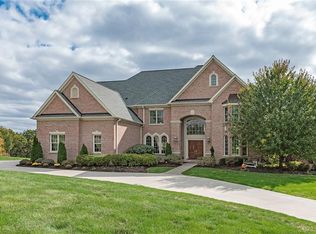 116 Skymark Ln, Sewickley, PA 15143