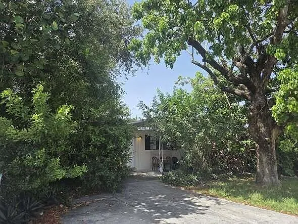 205 SE 7th St — Photo 22