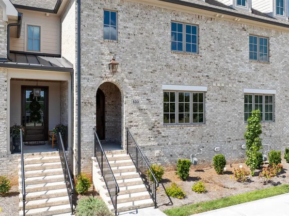 533 Park West Ln, Bowling Green, KY 42103