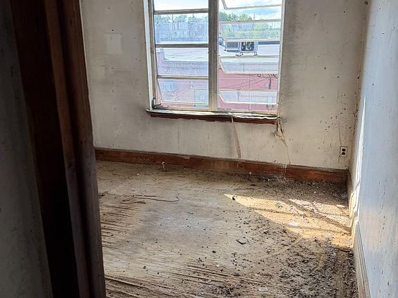 2nd image of 6943 Theodore St