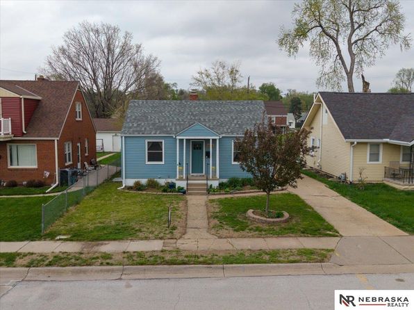 6196 Walnut St, Omaha, NE 68106