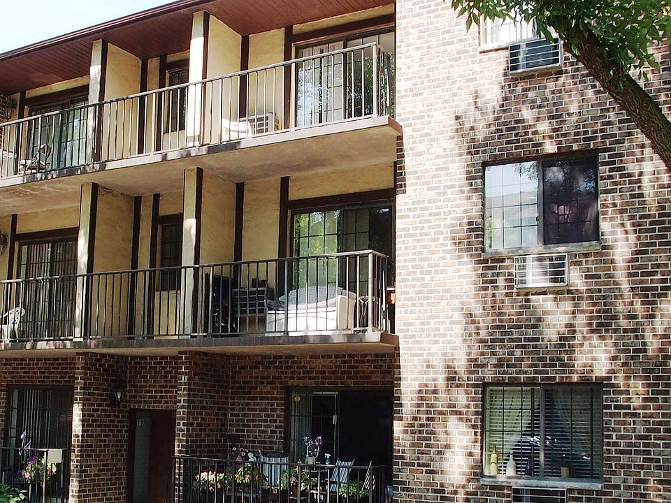 1st image of 9 Donna Ct APT 10