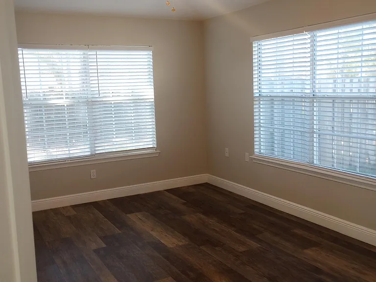 1153 Sweetbriar St — Photo 7