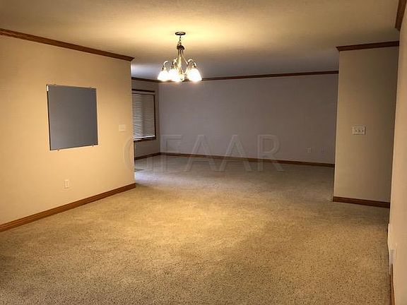 4th image of 2525 Pembrooke Dr