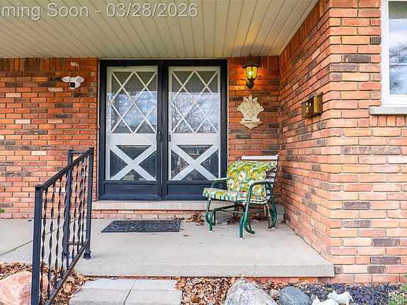 4th image of 8362 Sunburst St