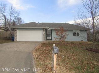 2025 E Chestnut Expy #B, Springfield, MO 65802