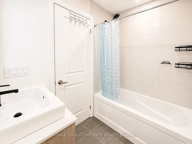 39 Persica St — Photo 18