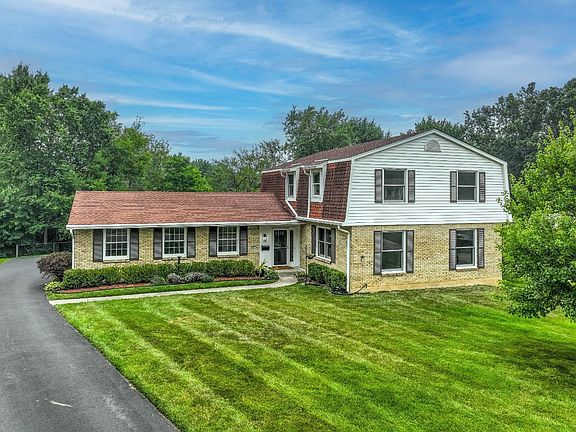 2nd image of 8887 Castleford Ln