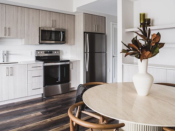 Select from a variety of spacious Studio, 1-, 2- and 3-bedroom homes, each featuring the kind of details to make this your perfect dwelling.