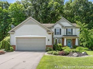 2080 Glenn Canyon Dr SE, Caledonia, MI 49316