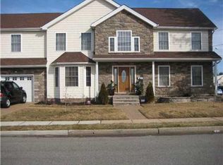 20 Oakwood Ave, Carteret, NJ 07008