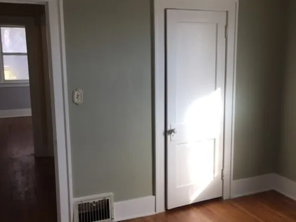 1229 17th Ave, Moline, IL 61265