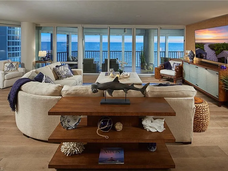 4651 Gulf Shore Blvd N #901 — Photo 2