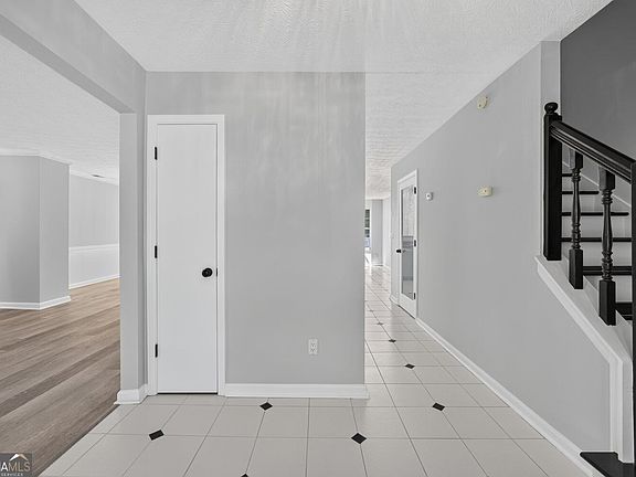 4th image of 729 Stonebrook Dr