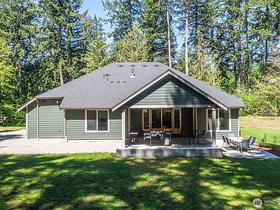 4th image of 32513 82nd Avenue S