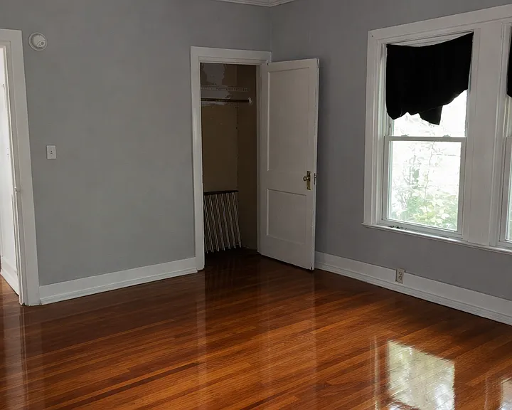 2218 Yancey Ave — Photo 5