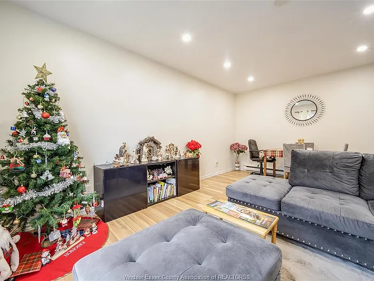 1229 Arncliffe Pl — Photo 6