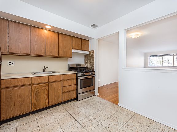 3rd image of 30-78 Crescent St APT 1