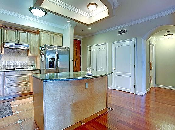 4th image of 600 East Magnolia Blvd #102