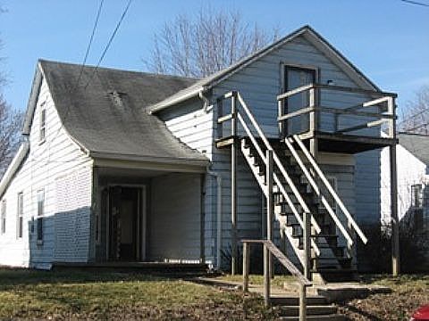 1st image of 550 W 1st St