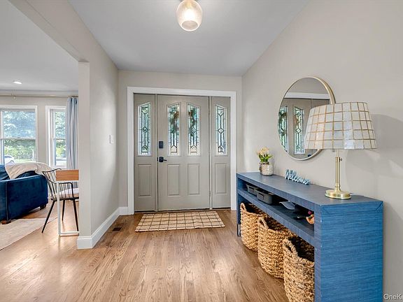 2nd image of 2084 Manfield Avenue