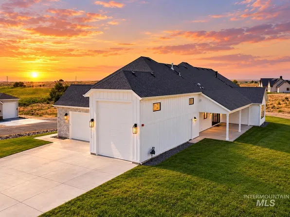 17244 Triple Crown Pl, Caldwell, ID 83607