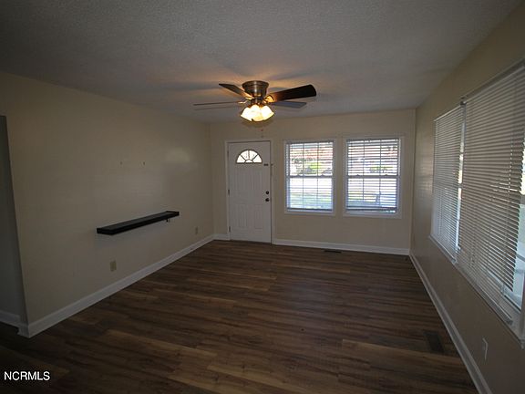 3rd image of 909 A Greenfield Heights Boulevard