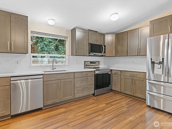 4th image of 1311 104th St E