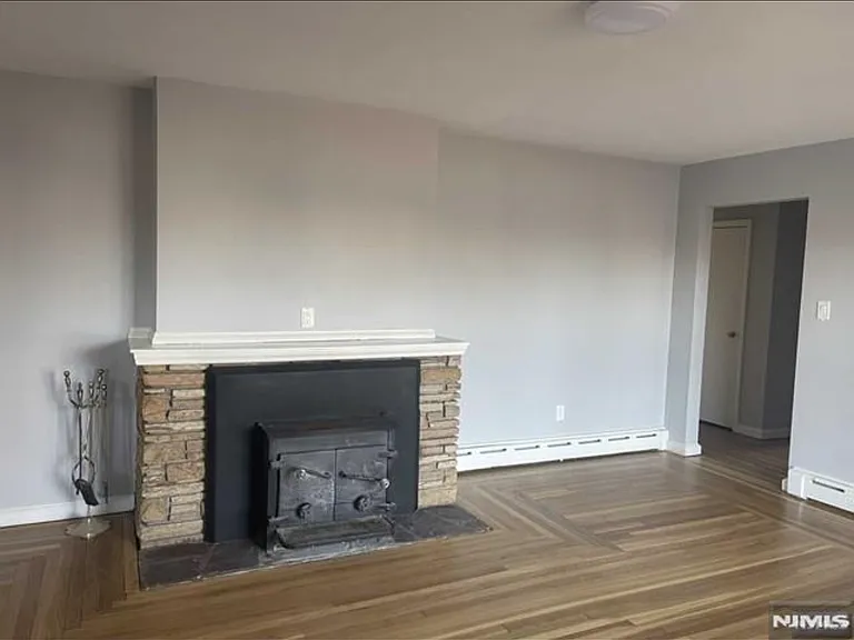 166 Midwood Rd — Photo 6