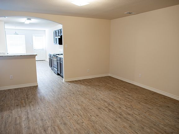 5th image of 1605 Dove Cir