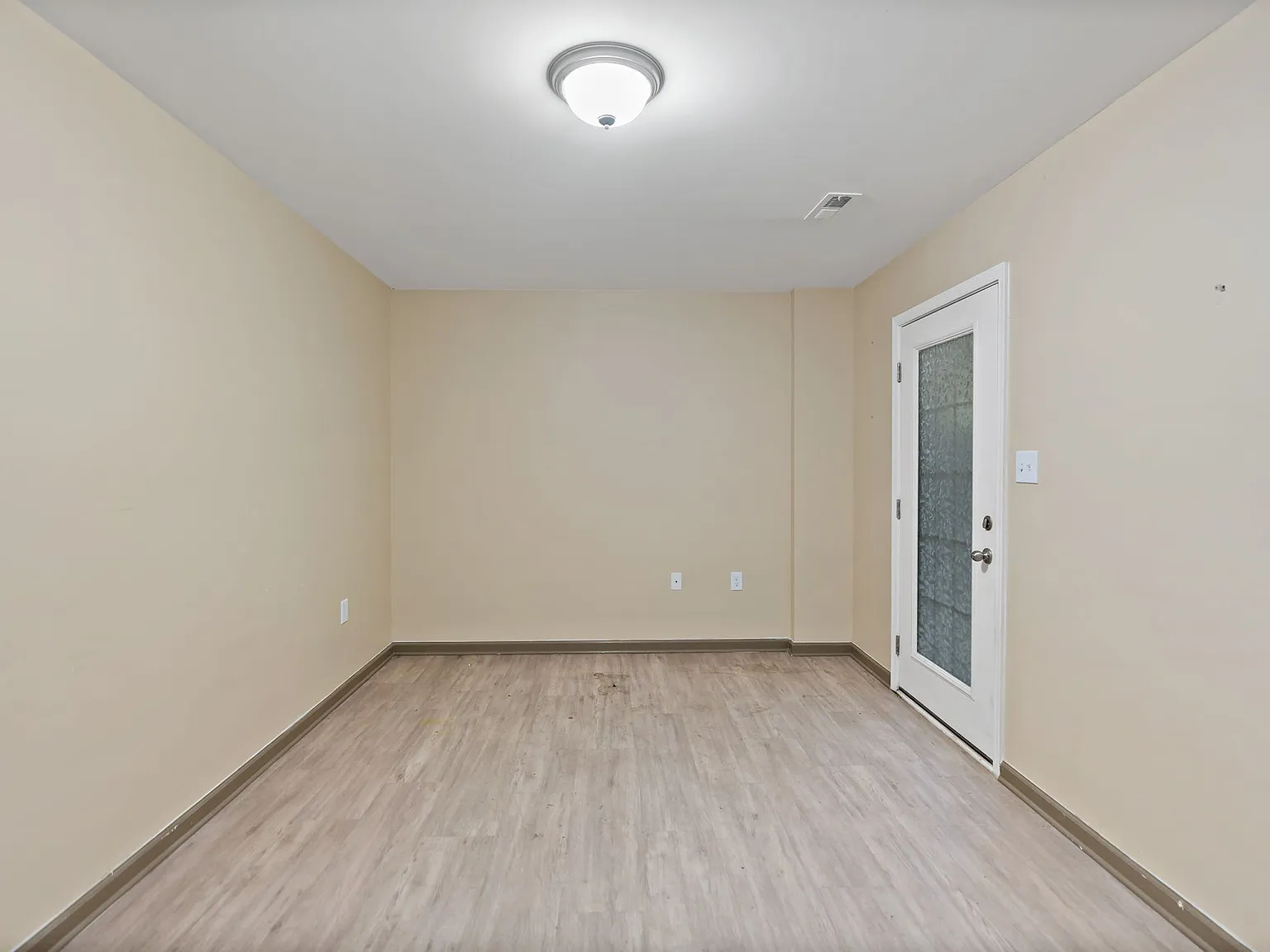 3 bed, 1794 sqft, $1,950 — Photo 3